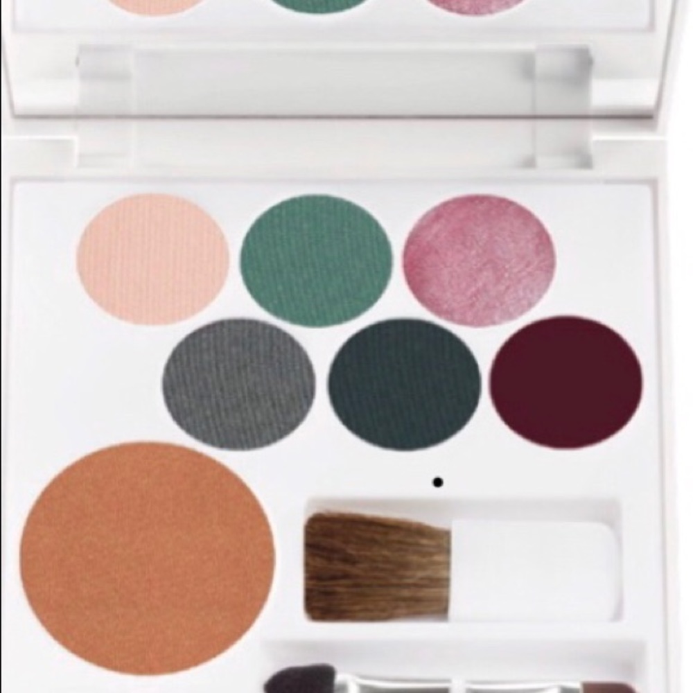 JAFRA’s Extraordinaire Palette